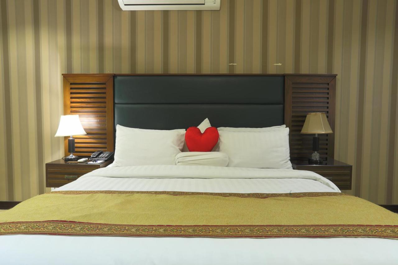 Rachna Hotel Gujranwala Eksteriør bilde