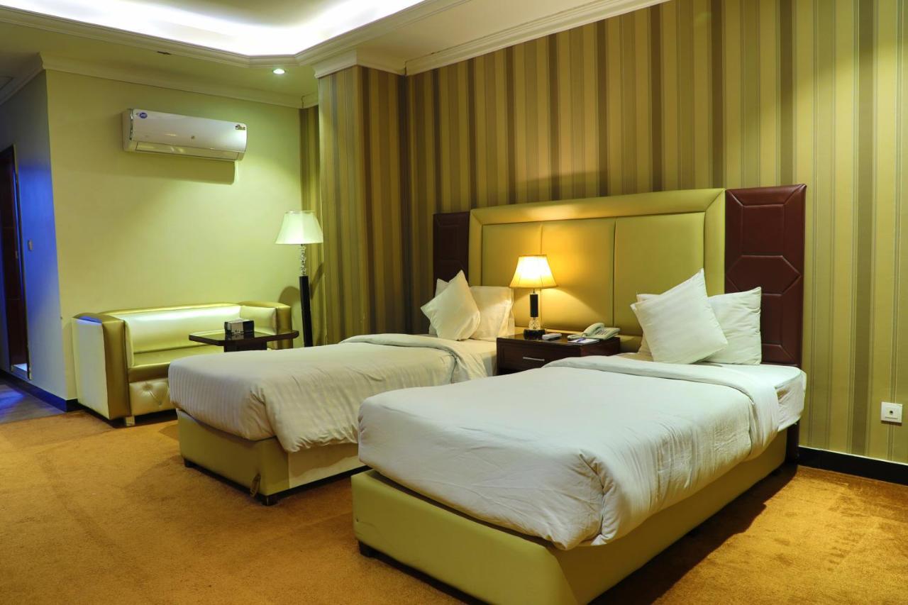 Rachna Hotel Gujranwala Eksteriør bilde